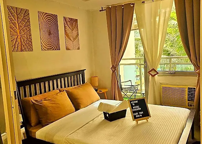 Hotel Azure Urban Staycation