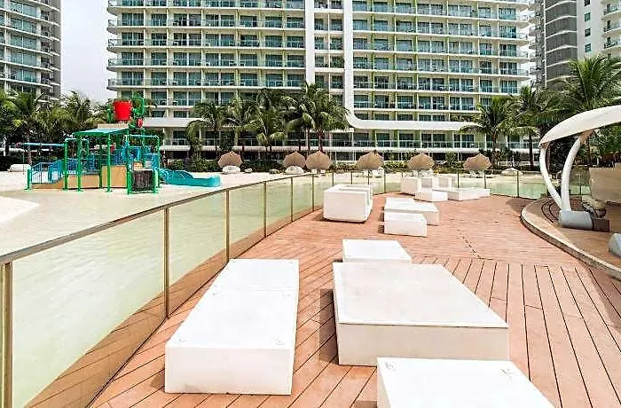 Hotel Azure Urban Staycation