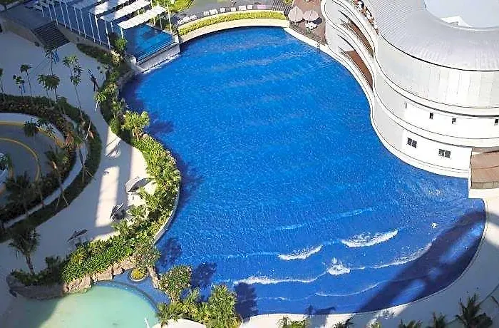 Azure Urban Staycation Hotel 5*